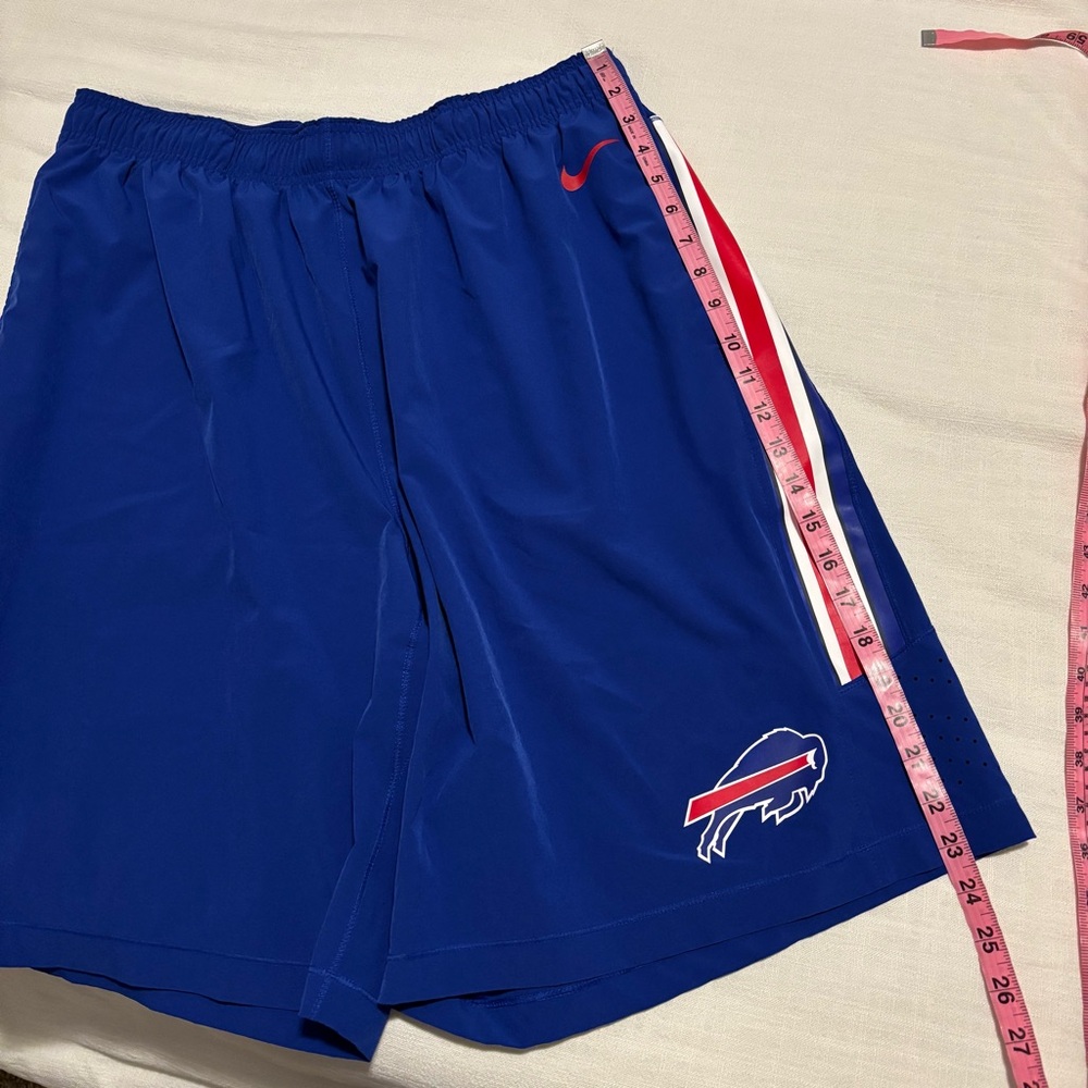 Men’s Nike On-Field Apparel Buffalo Bills Shorts - Picture 10 of 11